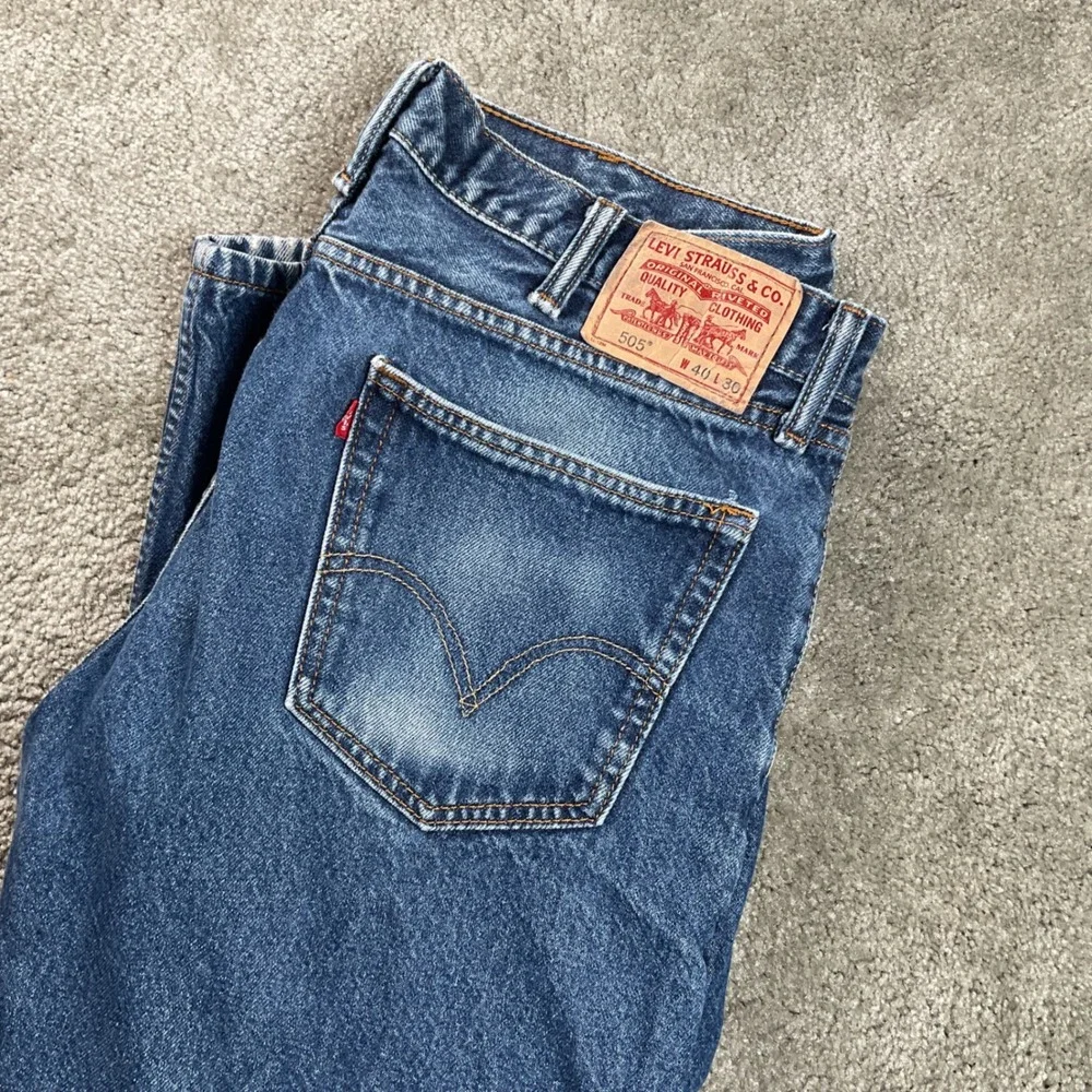 Levi's 505 Straight Fit Mens 40x30( see pcs) blue‎ medium  Wash Denim Jeans